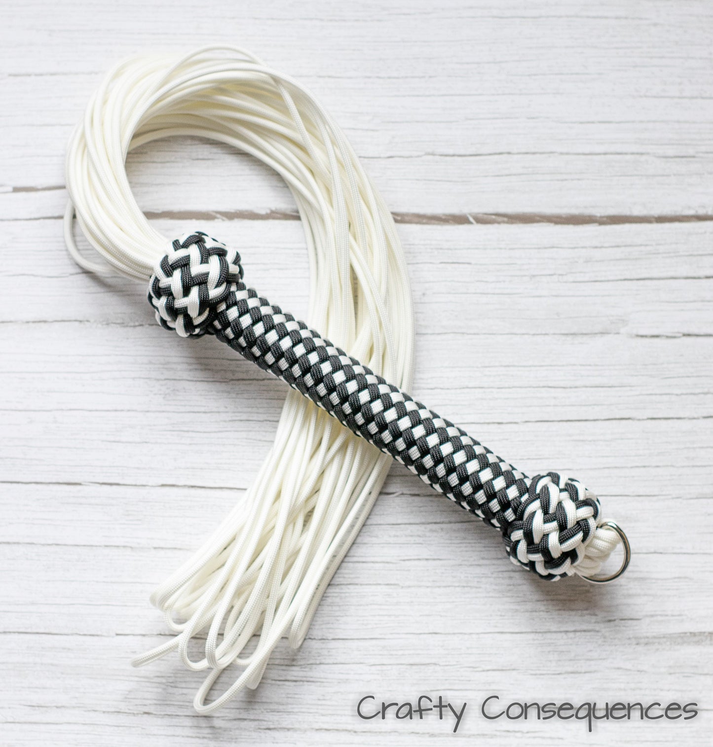 Loop Flogger BDSM